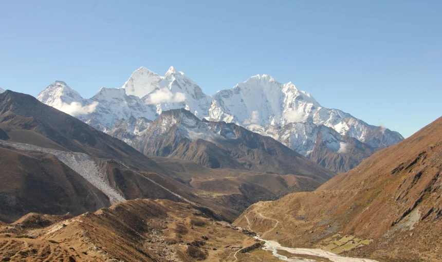 Kala Patthar vs Everest Base Camp: Which View Wins?